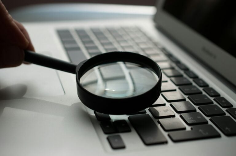 15 Accurate LinkedIn Email Finders for Lead Gen