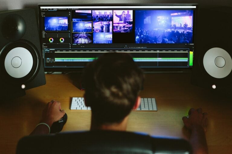 How to Make AI Videos: The Definitive Guide