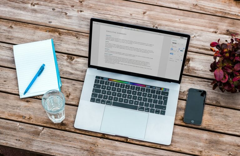 13 Helpful AI Writing Assistant to Increase Your Work Efficiency