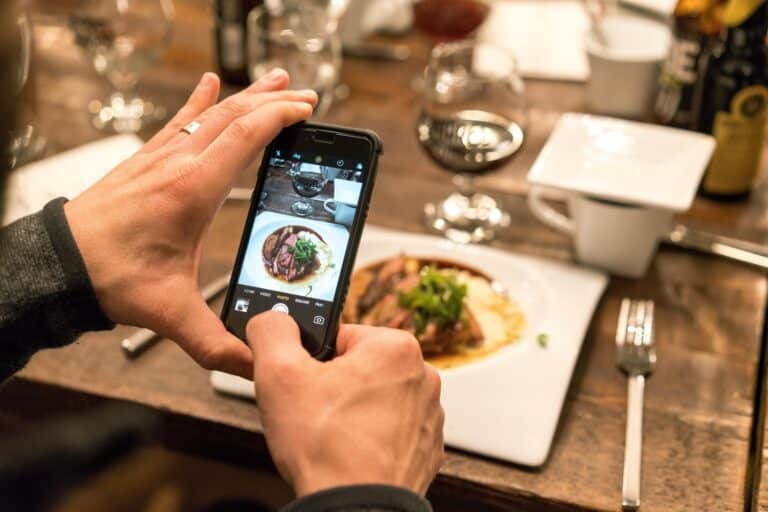 How to Become an Instagram Influencer? This 12-Step Guide with Data Will Help You