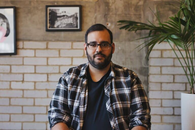 11 LinkedIn Photo Tips You Need to Follow for LinkedIn and Business Success