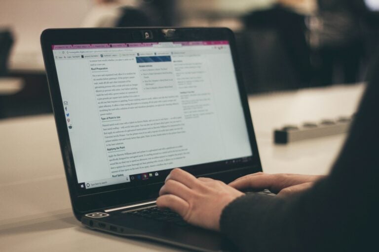 How Might a Business Use a Blog: 9 Benefits of Business Blogging