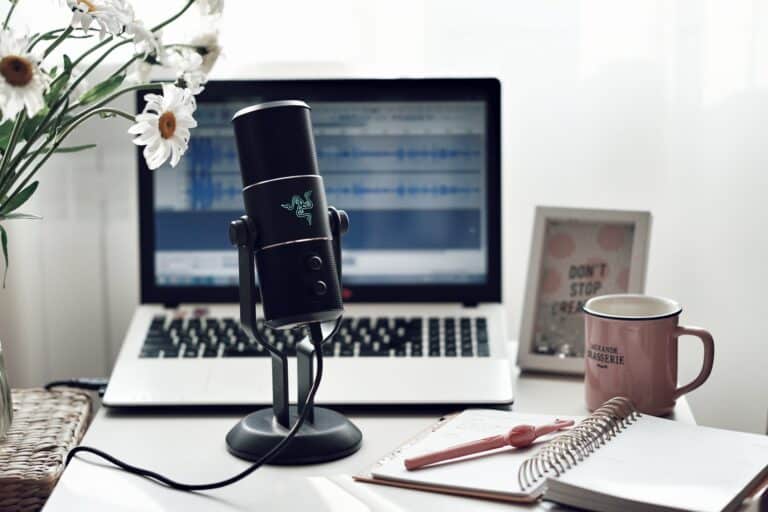 Brand Voice: 9 Tips on How to Create Your Own (with 7 Examples)